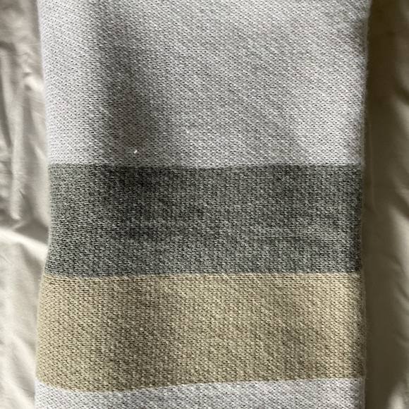 Beautiful Poncho Wrap blanket in neutral colors - Picture 2 of 3